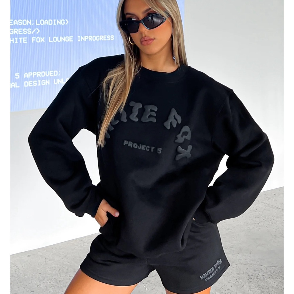 White fox  boutique sweatshirt